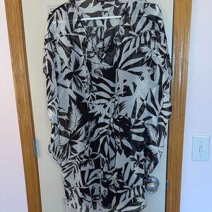 🦄 2 for $10 🦄 Express Black and White Leaf Print Dress